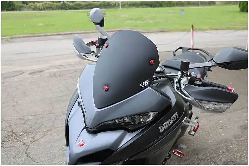 Vetro Cupolino plexyglass CNC Racing modello Sport per Ducati Multistrada 1260 Enduro 19-21 nero